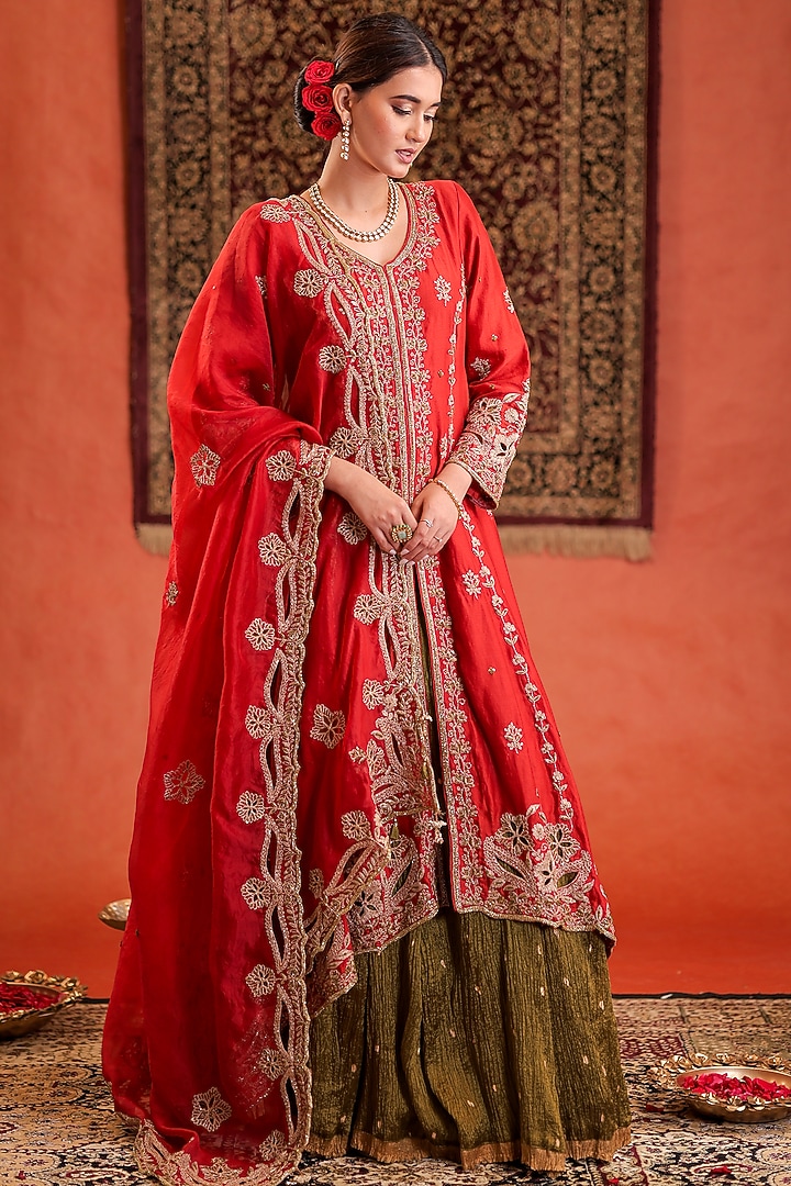 Scarlet Red Silk Hand Embroidered Kurta Set by Farha Syed at Pernia's Pop Up Shop