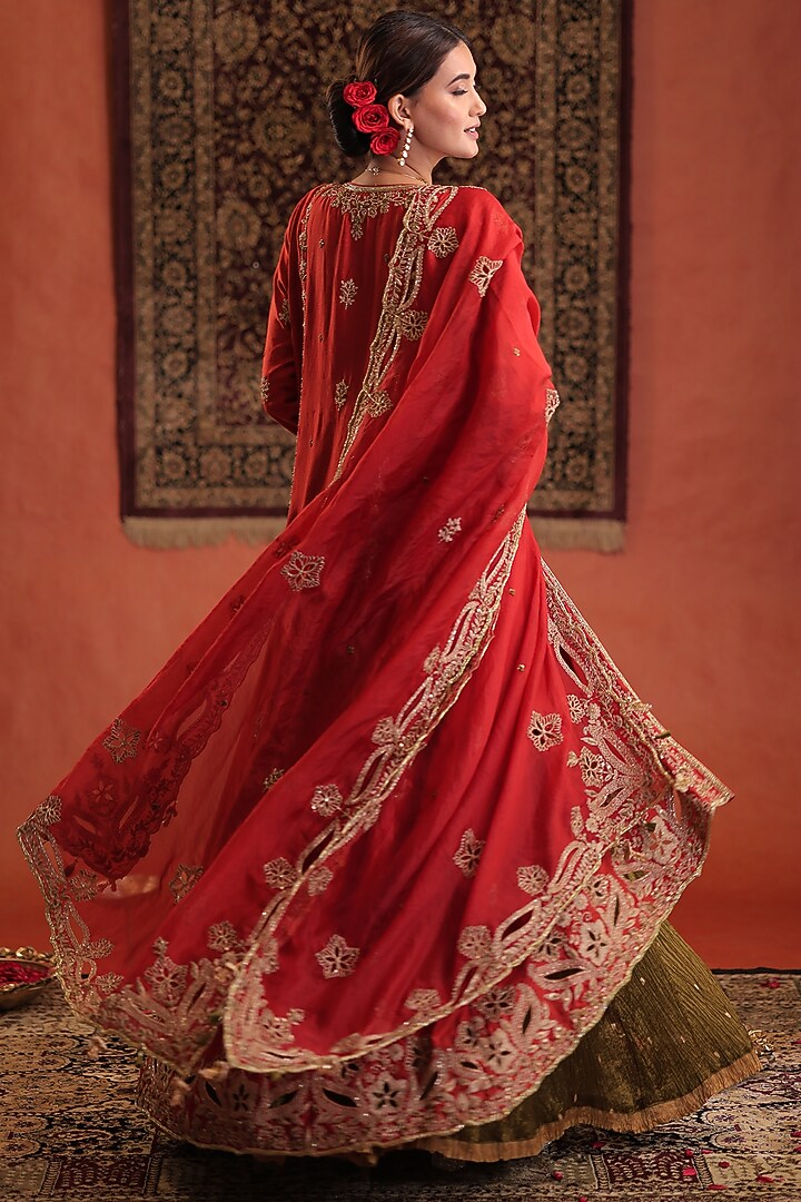 Scarlet Red Silk Hand Embroidered Kurta Set by Farha Syed at Pernia's Pop Up Shop