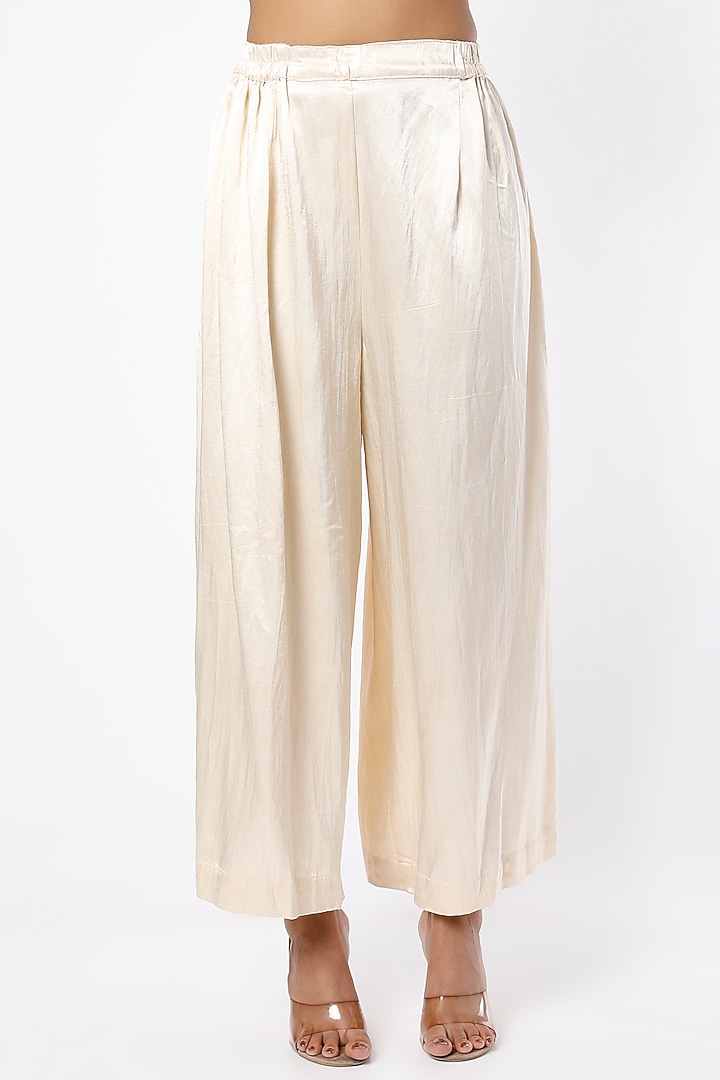 Champagne Ivory Hand Embroidered Kurta Set by Farha Syed at Pernia's Pop Up Shop