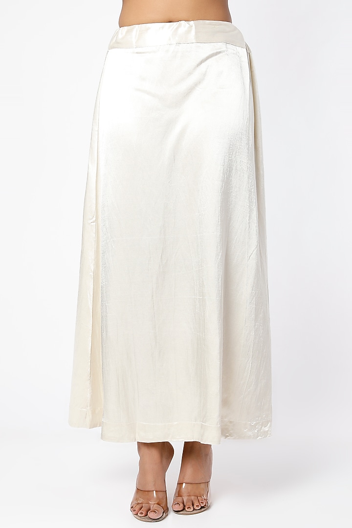 Ivory Hand Embroidered Wedding Saree Set by Farha Syed at Pernia's Pop Up Shop