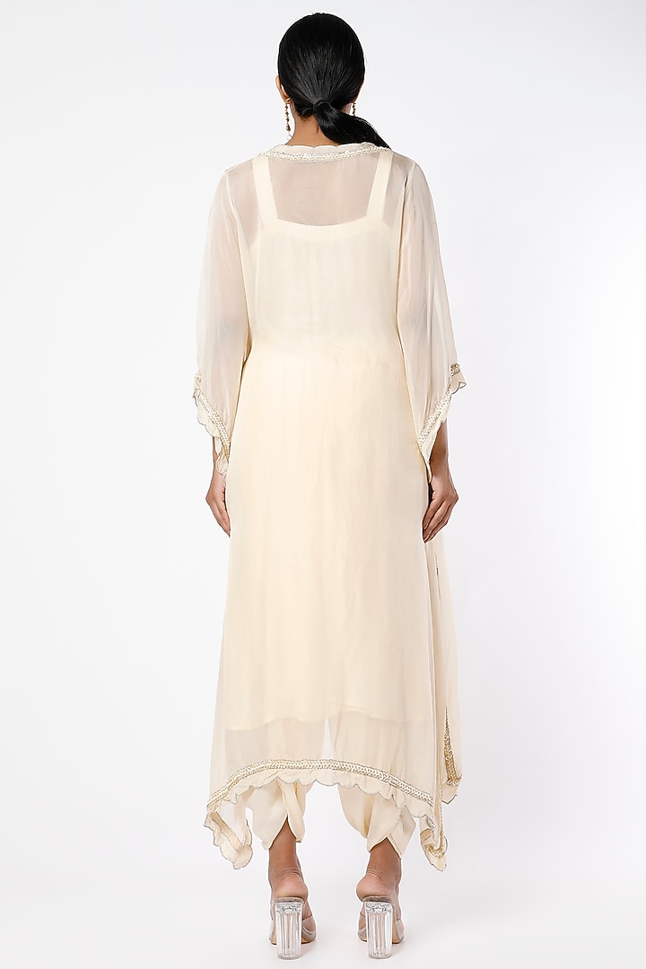 Champagne Ivory Embroidered Kurta Set by Farha Syed at Pernia's Pop Up Shop
