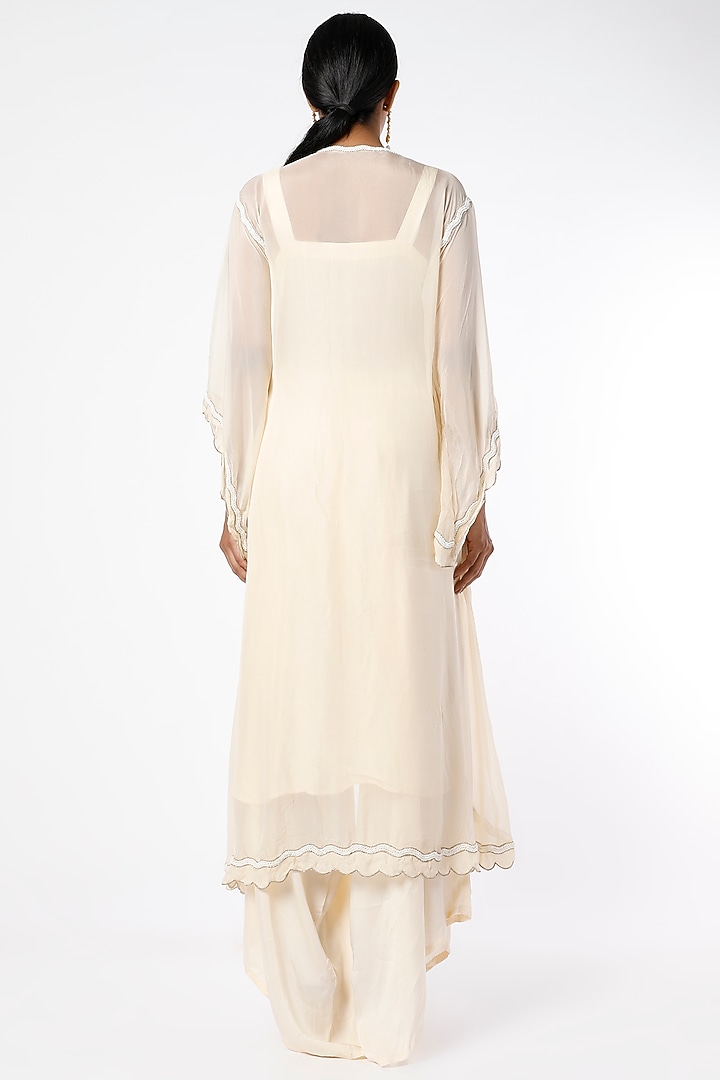 Champagne Ivory Kurta Set With Embroidery by Farha Syed at Pernia's Pop Up Shop