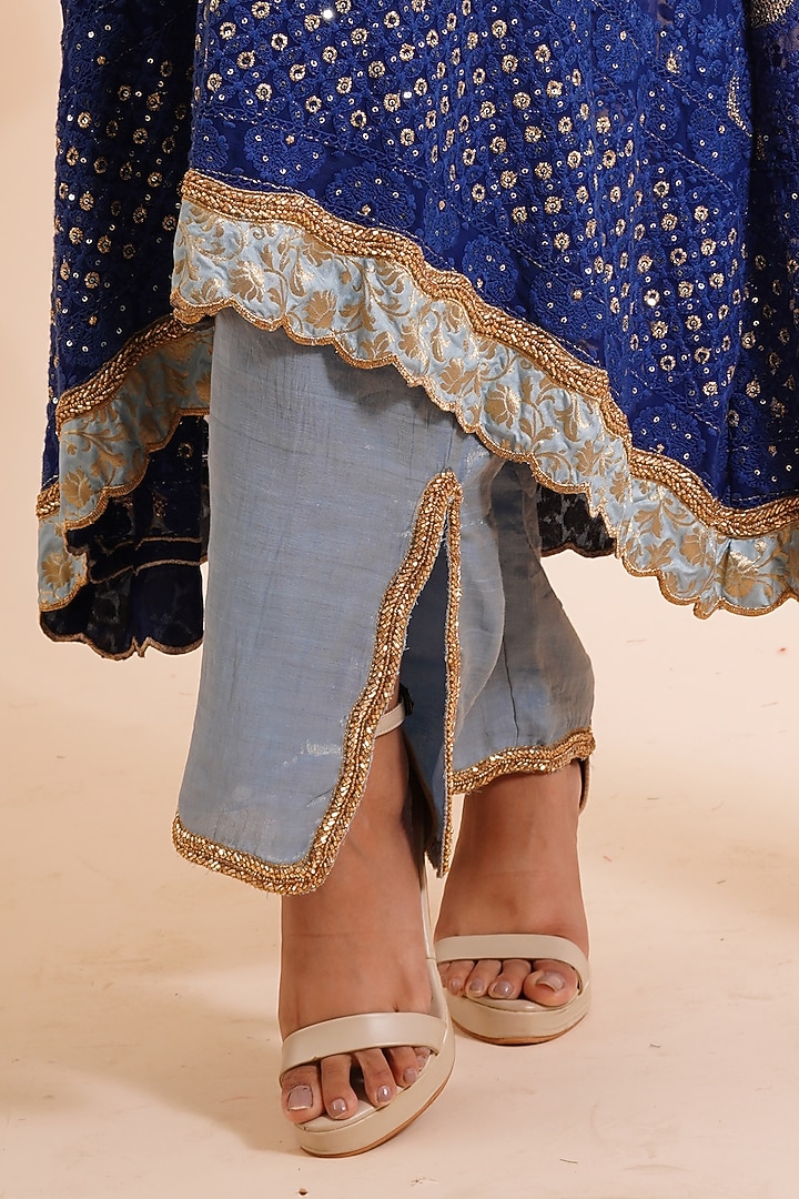 Navy Blue Embroidered Kurta Set by Farha Syed at Pernia's Pop Up Shop