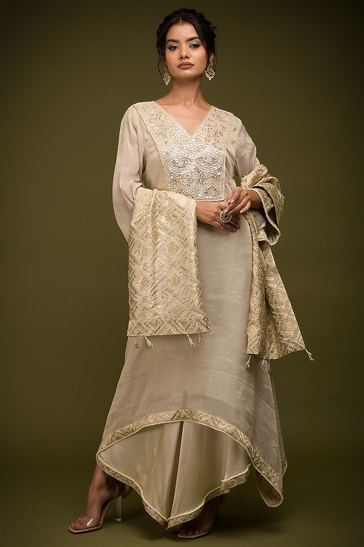 Ivory-Beige Tissue Georgette Mirror Embroidered Kurta Set by Farha Syed at Pernia's Pop Up Shop
