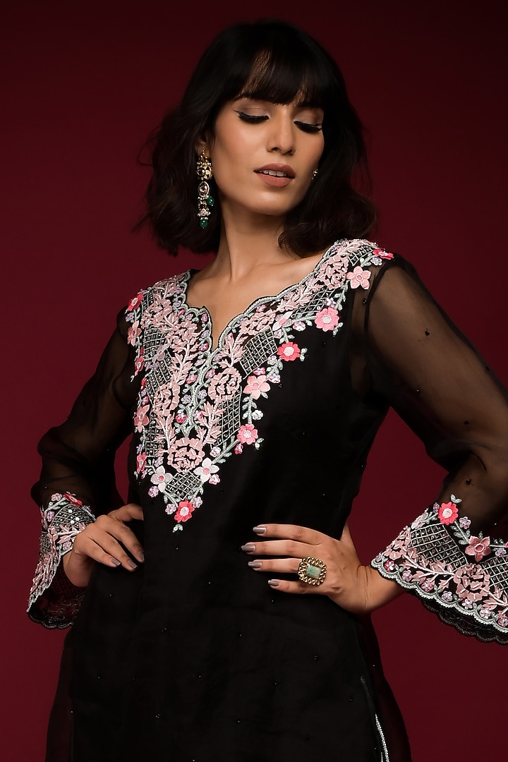 Black Pure Organza Resham Embroidered Kurta Set by Farha Syed at Pernia's Pop Up Shop