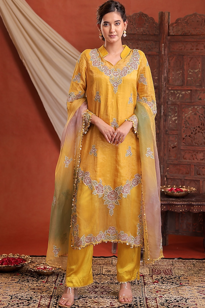 Yellow Chanderi Silk Tissue Hand Embroidered Kurta Set by Farha Syed at Pernia's Pop Up Shop