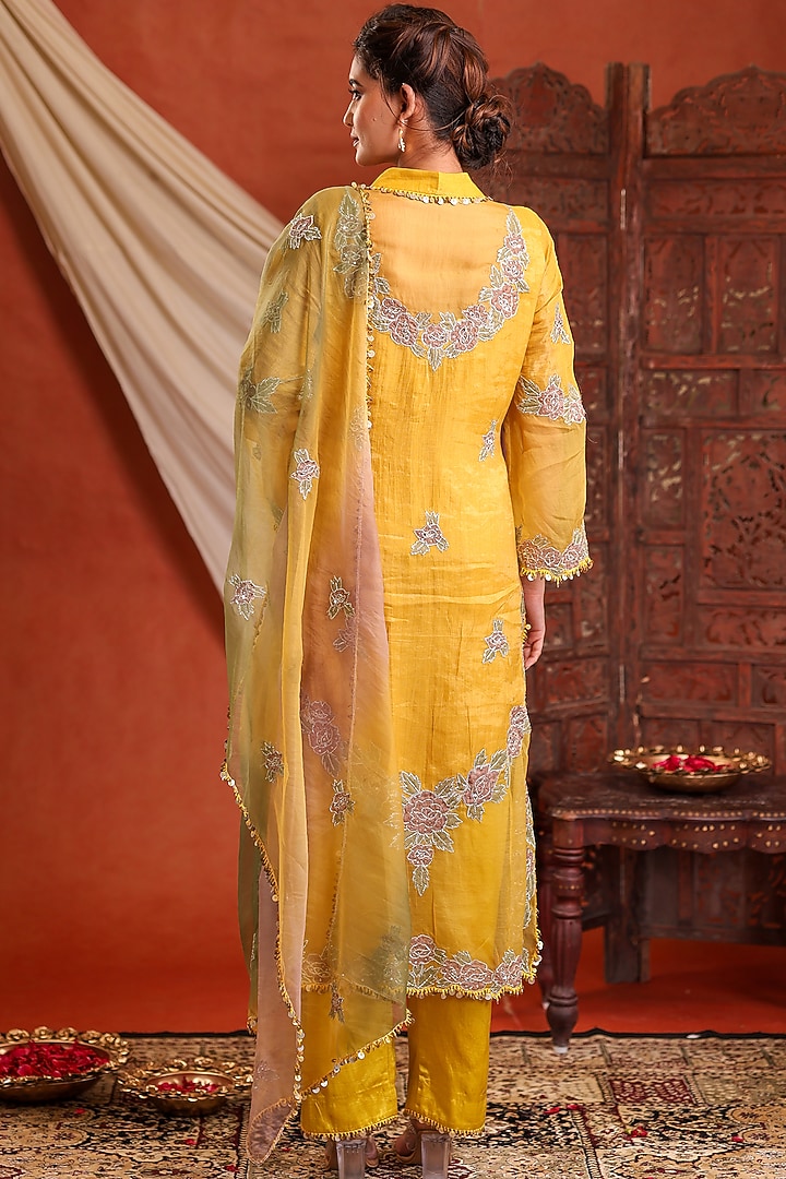 Yellow Chanderi Silk Tissue Hand Embroidered Kurta Set by Farha Syed at Pernia's Pop Up Shop