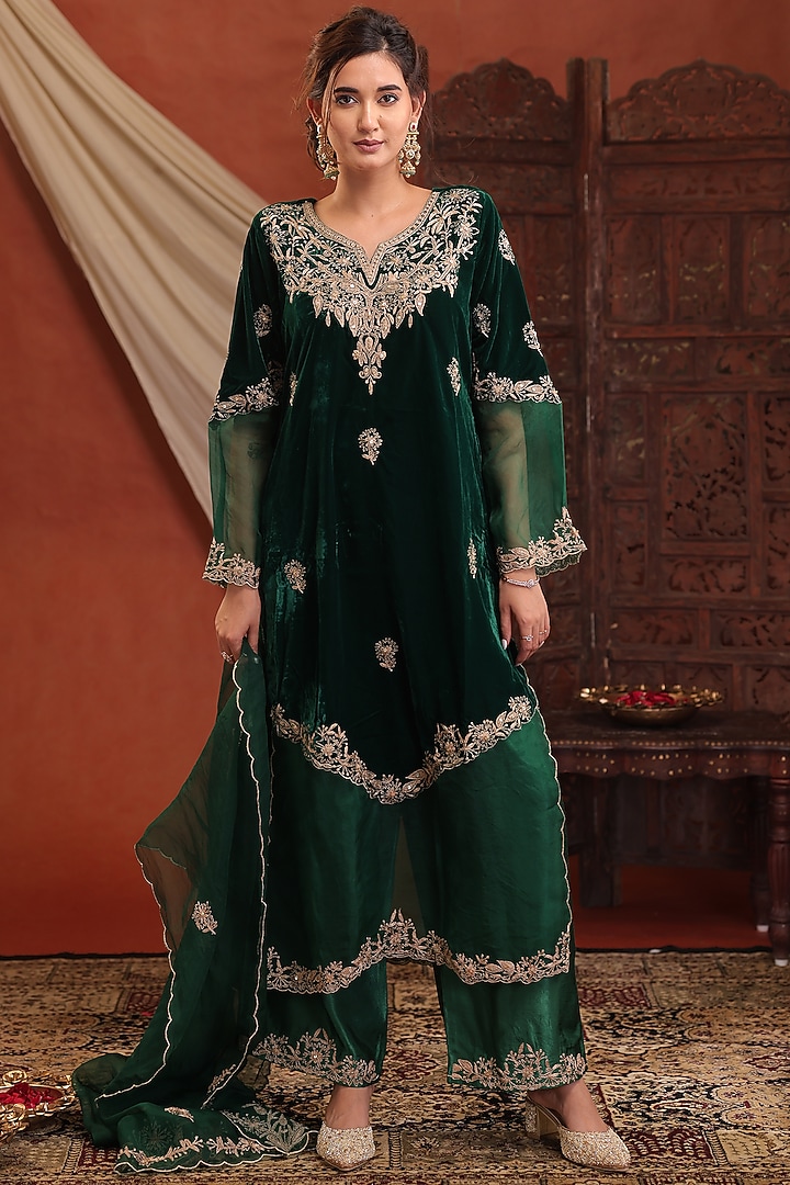 Bottle Green Velvet & Organza Zari Embroidered Kurta Set by Farha Syed at Pernia's Pop Up Shop