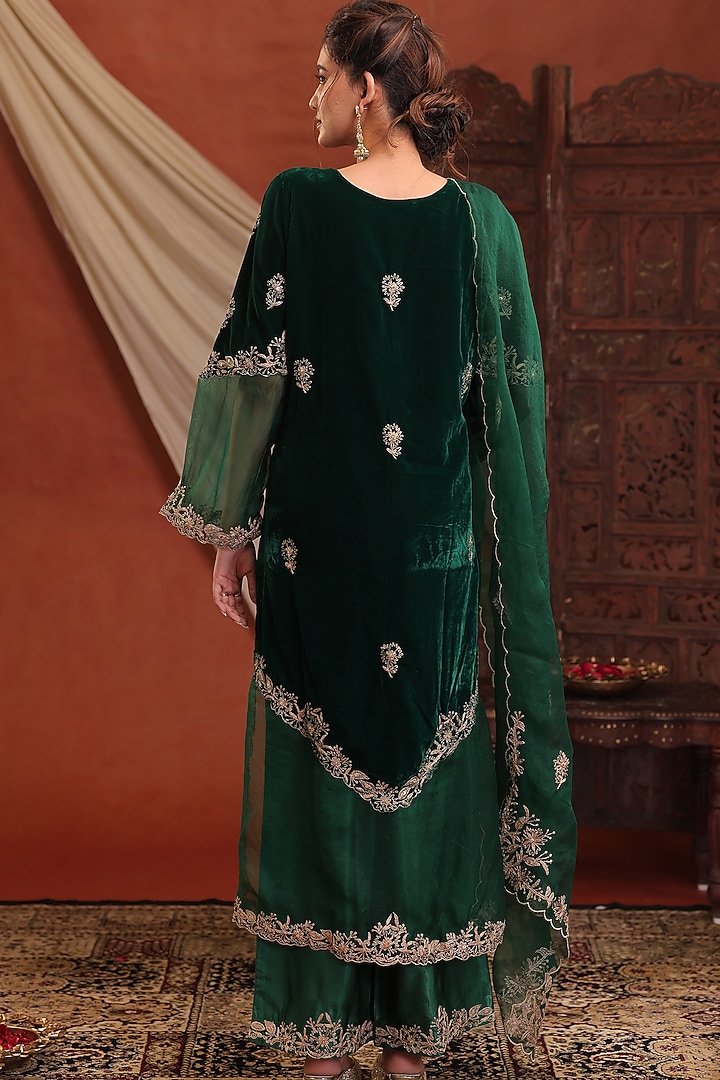 Bottle Green Velvet & Organza Zari Embroidered Kurta Set by Farha Syed at Pernia's Pop Up Shop