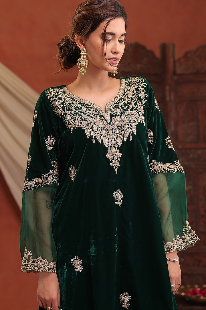 Bottle Green Velvet & Organza Zari Embroidered Kurta Set by Farha Syed at Pernia's Pop Up Shop