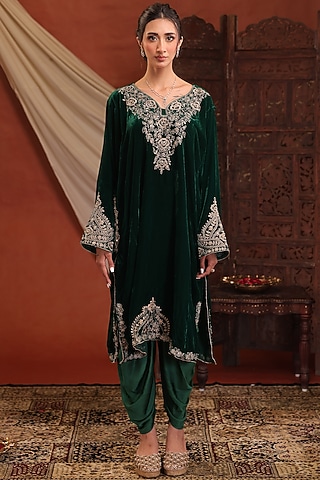 Bottle Green Velvet Sequins Embroidered Phiran Kurta Set by Farha Syed