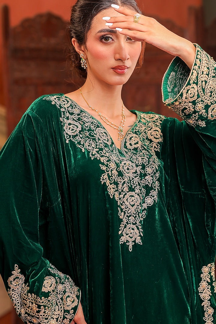Bottle Green Velvet Sequins Embroidered Phiran Kurta Set by Farha Syed at Pernia's Pop Up Shop