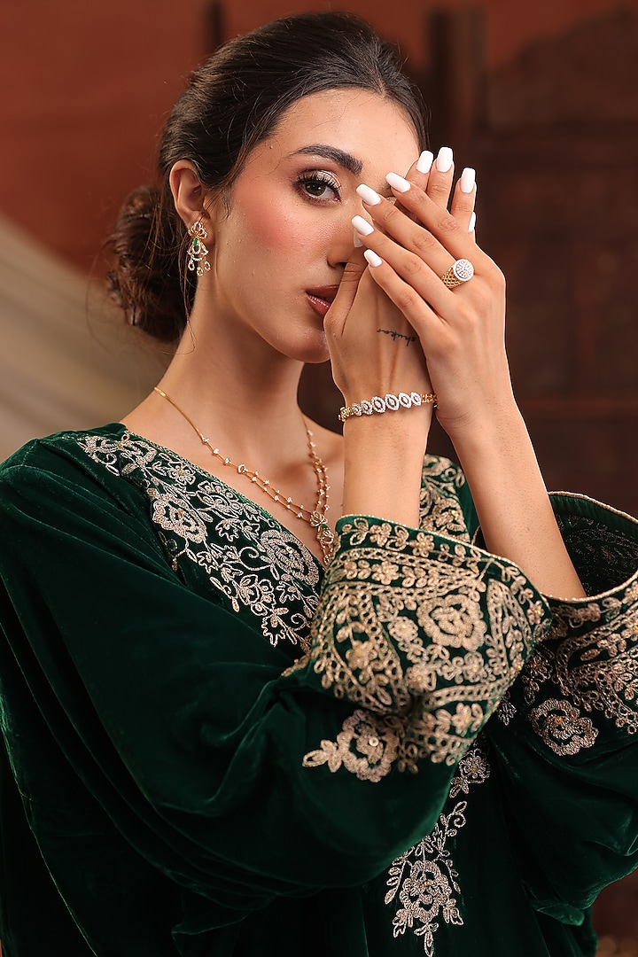 Bottle Green Velvet Sequins Embroidered Phiran Kurta Set by Farha Syed at Pernia's Pop Up Shop