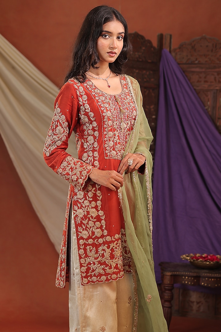 Red & Metallic Silk Hand Embroidered Kurta Set by Farha Syed at Pernia's Pop Up Shop