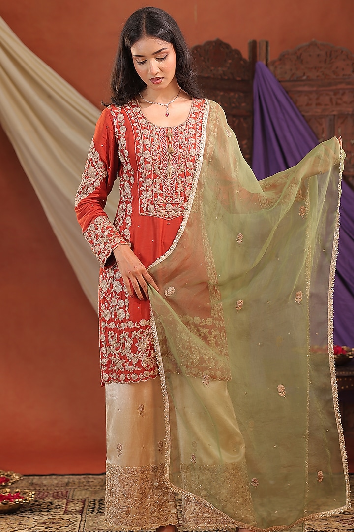 Red & Metallic Silk Hand Embroidered Kurta Set by Farha Syed at Pernia's Pop Up Shop