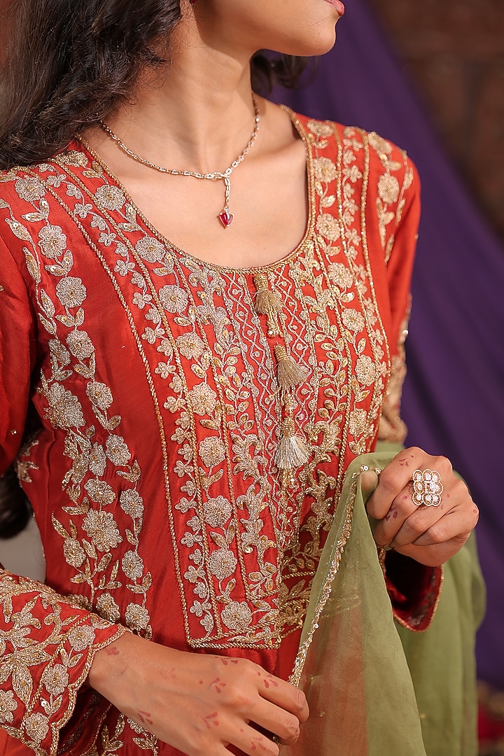 Red & Metallic Silk Hand Embroidered Kurta Set by Farha Syed at Pernia's Pop Up Shop