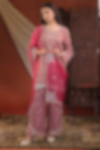 Lavender & Pink Chanderi Silk Tissue Hand Embroidered Kurta Set by Farha Syed at Pernia's Pop Up Shop