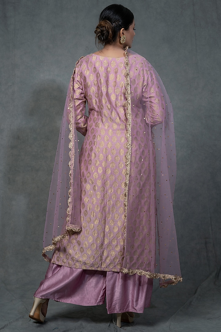 Lilac Pink Hand Embroidered Kurta Set by Farha Syed at Pernia's Pop Up Shop