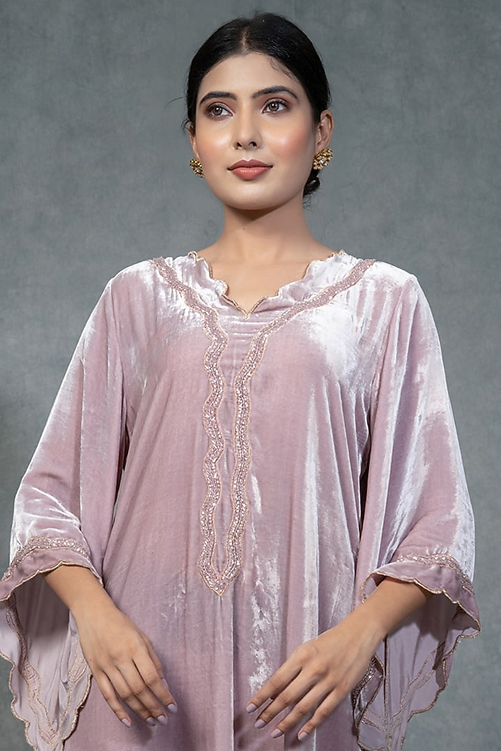 Periwinkle Purple Hand Embroidered Kurta Set by Farha Syed at Pernia's Pop Up Shop