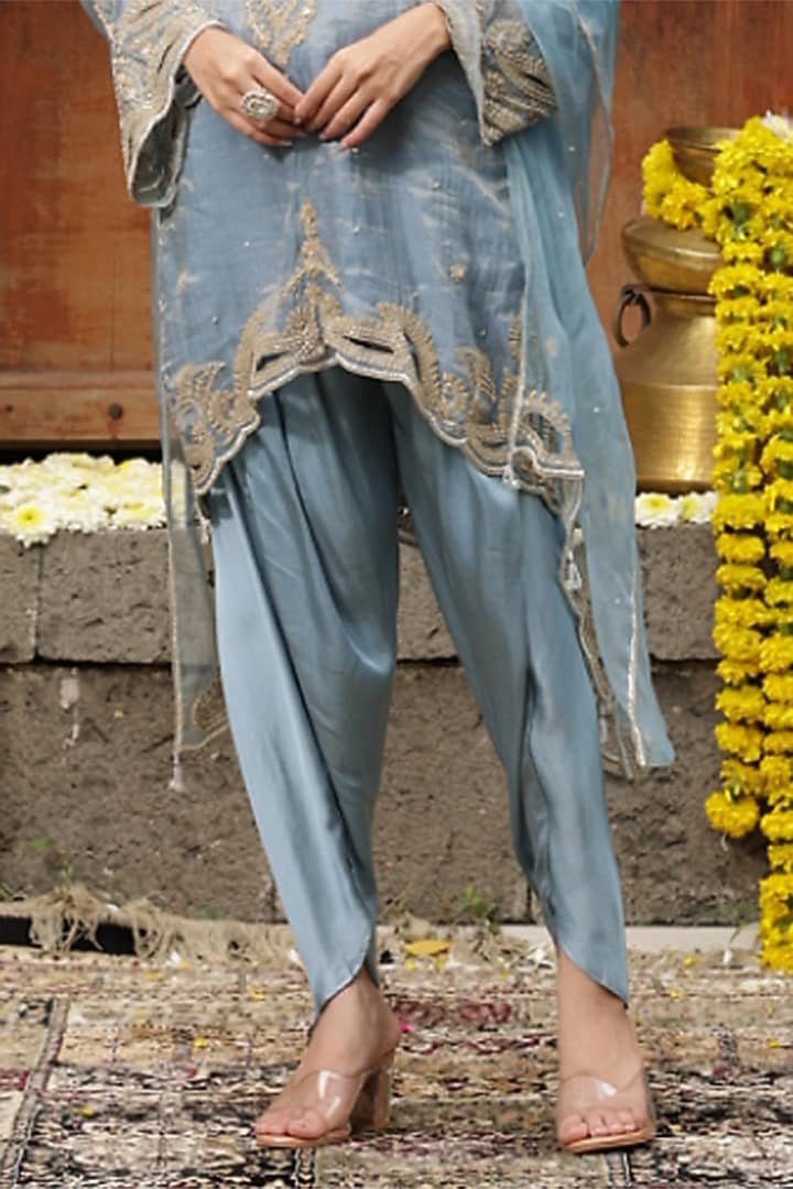 Blue Chanderi Silk Tissue Cutdana Hand Embroidered Kurta Set by Farha Syed at Pernia's Pop Up Shop