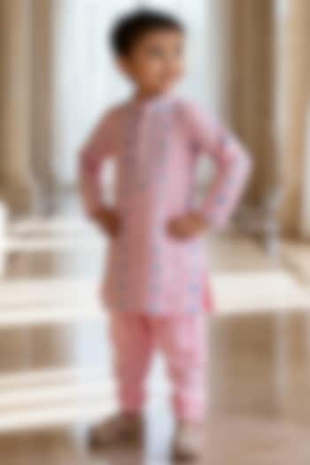 Pink Georgette Embroidered Kurta Set For Boys by Fayon Kids at Pernia's Pop Up Shop