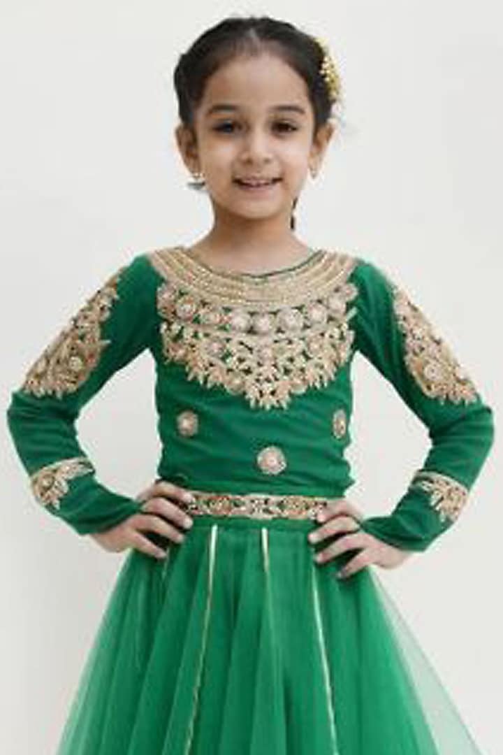 Green Net Embroidered Lehenga Set For Girls by Fayon Kids at Pernia's Pop Up Shop