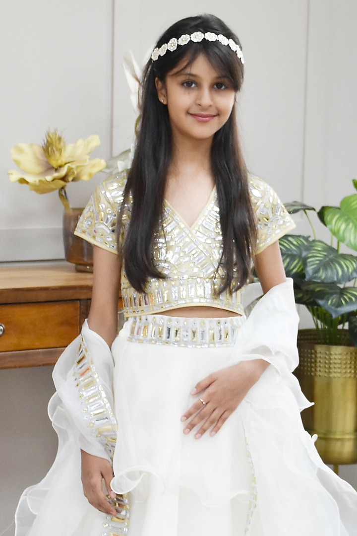 White Organza Lehenga Set For Girls by Fayon Kids at Pernia's Pop Up Shop