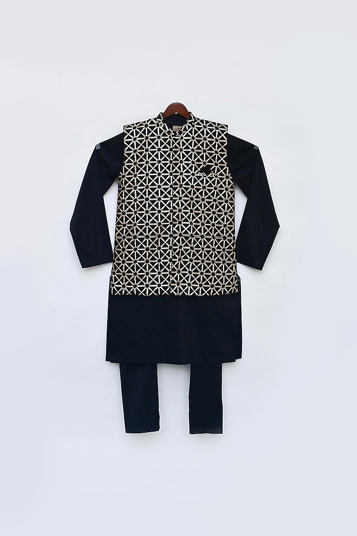 Black Kurta Set With Embroidered Bundi Jacket For Boys by Fayon Kids