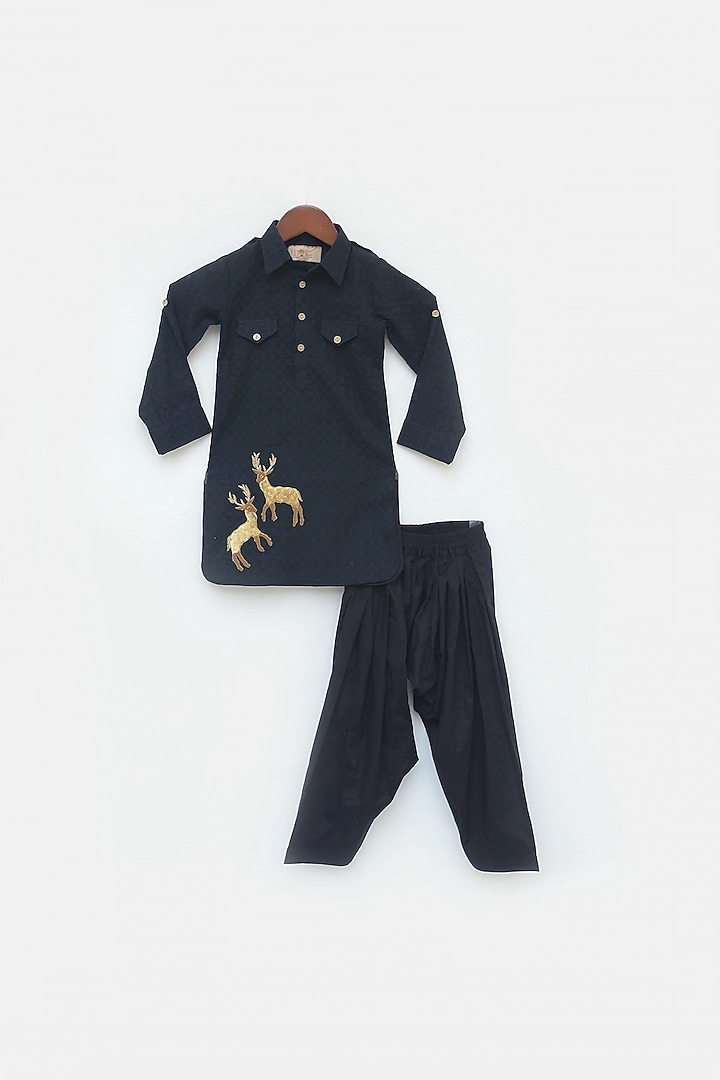 Black Cotton Embroidered Kurta Set For Boys by Fayon Kids at Pernia's Pop Up Shop