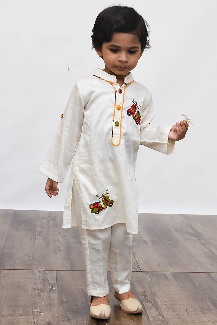 Off-White Cotton Silk Printed Kurta Set For Boys by Fayon Kids