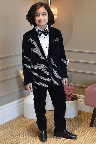 Dark Blue Velvet Blazer Set For Boys by Fayon Kids at Pernia's Pop