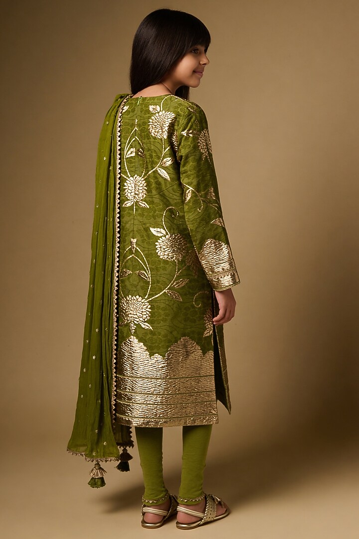 Green Brocade Embroidered Kurta Set For Girls by Fayon Kids at Pernia's Pop Up Shop