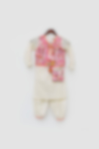 Off-White Embroidered Kurta Set For Girls by Fayon Kids