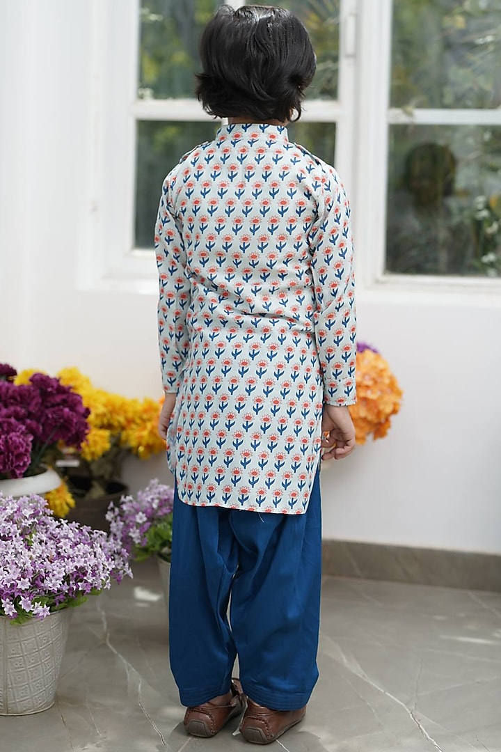 Multi-Colored Printed Kurta Set For Boys by Fayon Kids at Pernia's Pop Up Shop