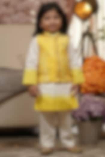 Yellow & Off-White Kurta Set With Bundi Jacket For Boys by Fayon Kids