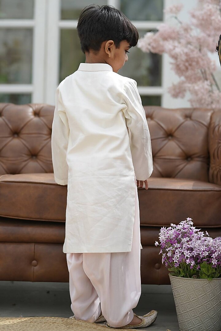 Off-White Silk Embroidered Kurta Set For Boys by Fayon Kids at Pernia's Pop Up Shop