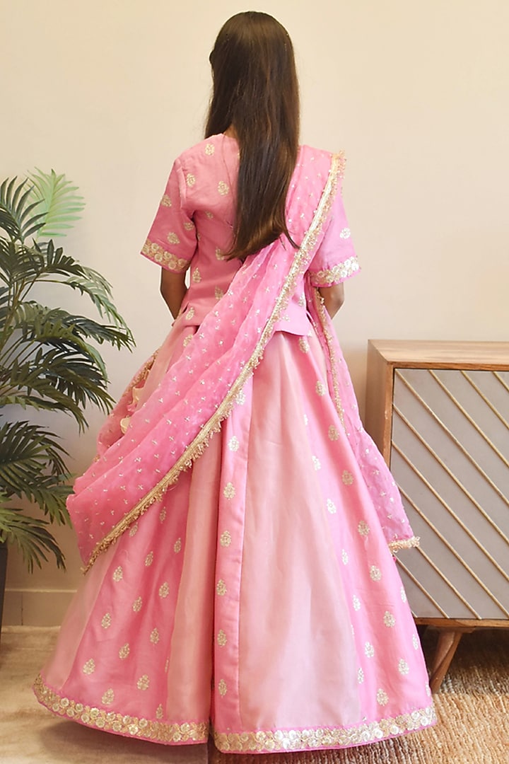 Pink Chanderi Embroidered Lehenga Set For Girls by Fayon Kids at Pernia's Pop Up Shop