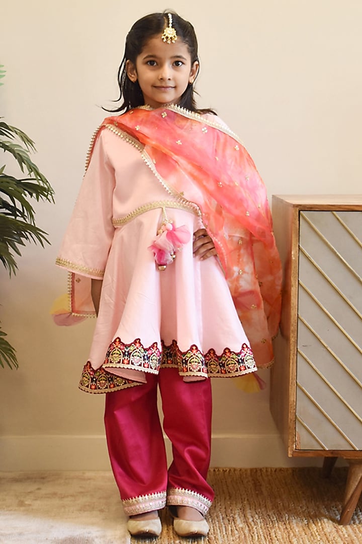 Baby Pink Cotton Silk Embroidered Kurta Set For Girls by Fayon Kids at Pernia's Pop Up Shop