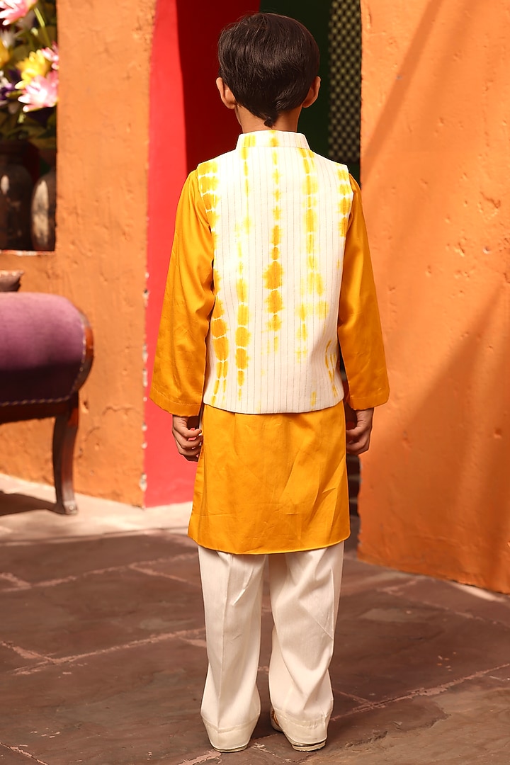 Yellow Cotton Embroidered Tie & Dye Nehru Jacket Set For Boys by Fayon Kids at Pernia's Pop Up Shop