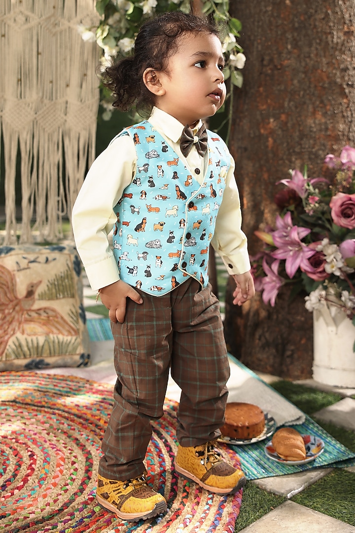 Blue Cotton Printed Jacket Set For Boys by Fayon Kids at Pernia's Pop Up Shop