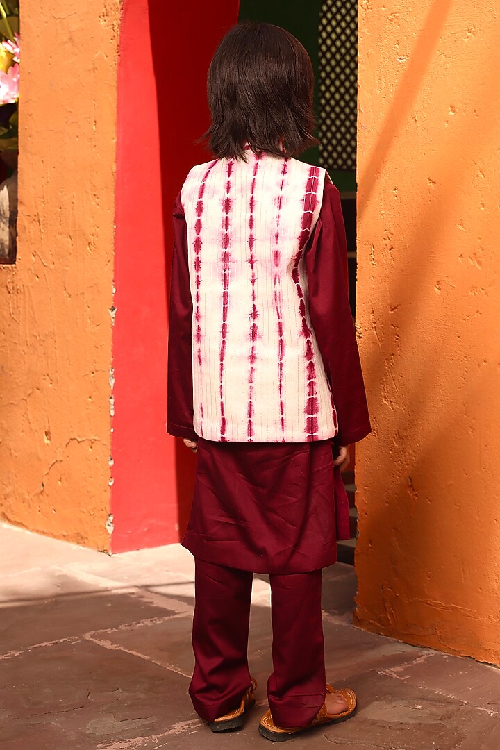 Marron Glace Cotton & Cotton Tie-Dyed Nehru Jacket With Kurta Set For Boys by Fayon Kids at Pernia's Pop Up Shop