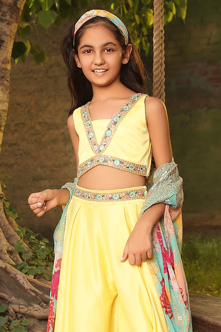 Yellow Croma Flared Pant Set For Girls by Fayon Kids at Pernia's Pop Up Shop