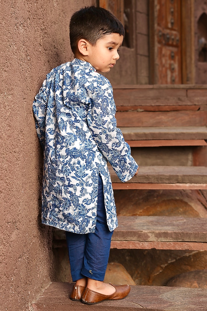 Blue Cotton Printed Kurta Set For Boys by Fayon Kids at Pernia's Pop Up Shop