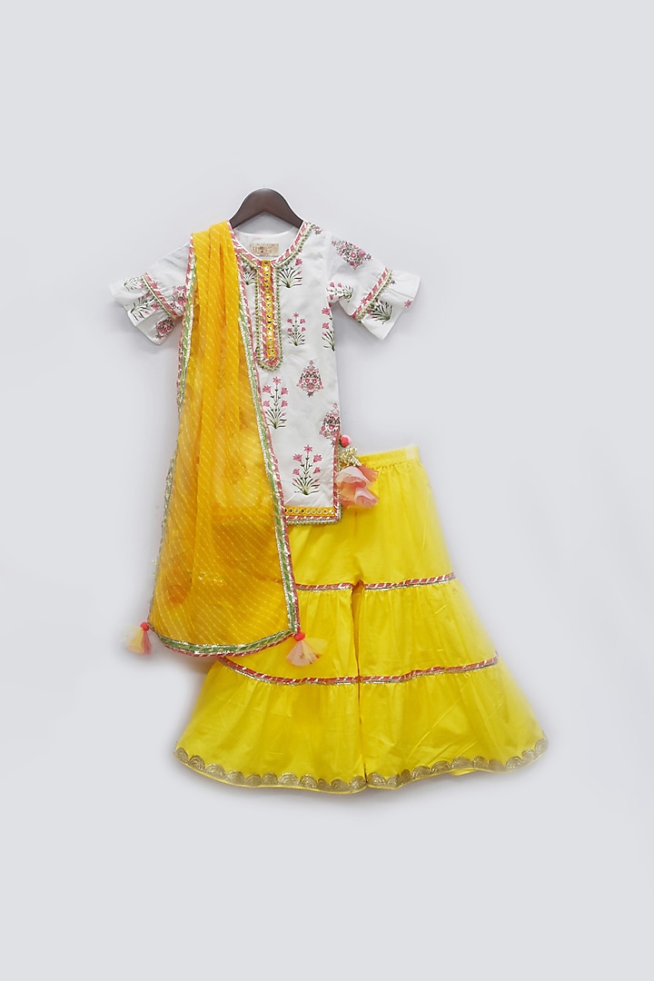 White Printed Kurta With Sharara Pants For Girls by Fayon Kids at Pernia's Pop Up Shop