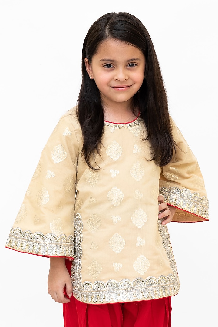 Gold Brocade Embroidered Kurta Set For Girls by Fayon Kids at Pernia's Pop Up Shop