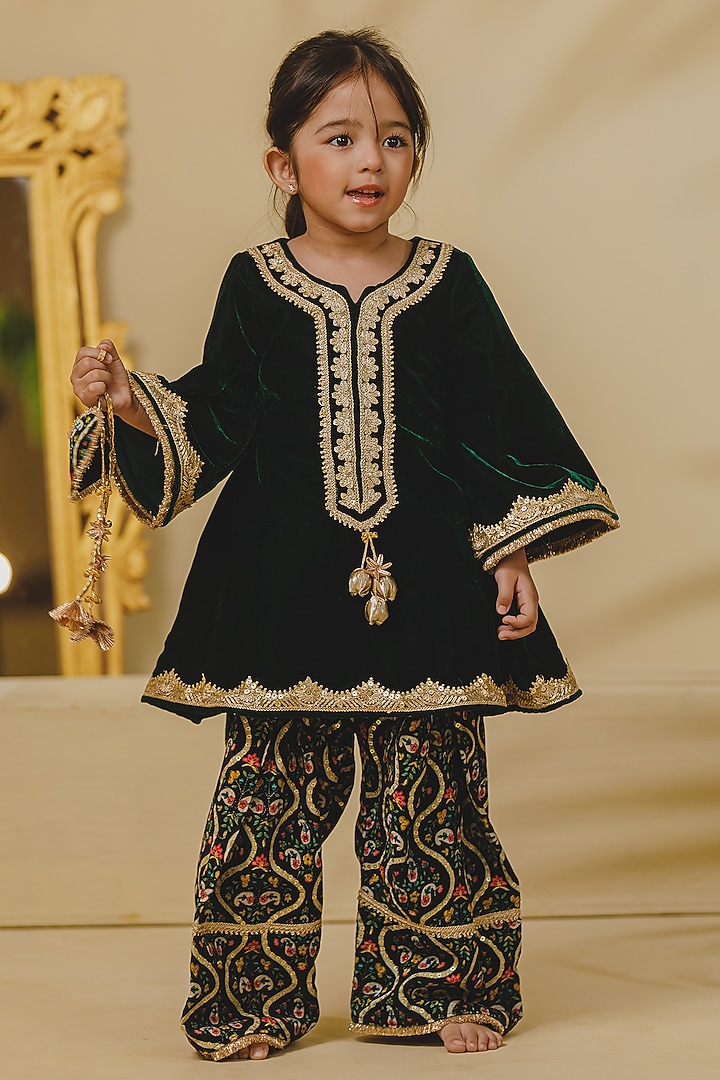 Green Velvet Lace Embellished Kurta Set For Girls by Fayon Kids at Pernia's Pop Up Shop