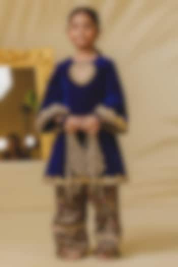 Blue Velvet Lace Embellished Kurta Set For Girls by Fayon Kids at Pernia's Pop Up Shop
