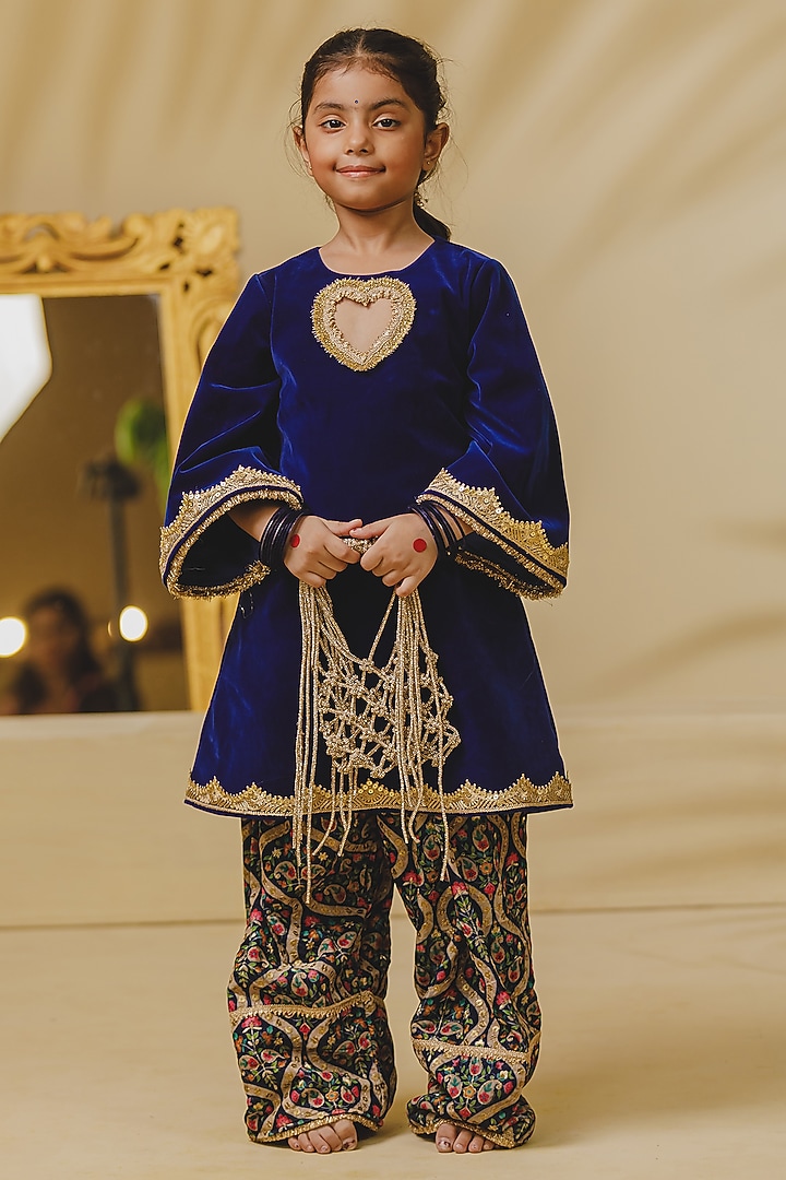 Blue Velvet Lace Embellished Kurta Set For Girls by Fayon Kids at Pernia's Pop Up Shop