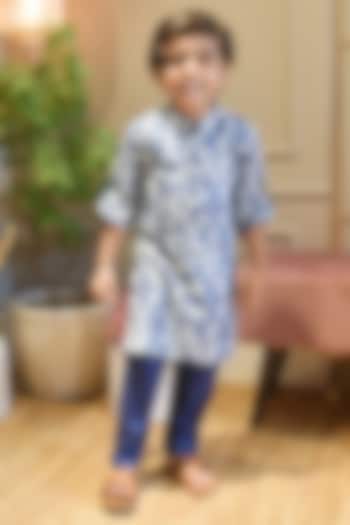 Blue Printed Kurta Set For Boys by Fayon Kids at Pernia's Pop Up Shop