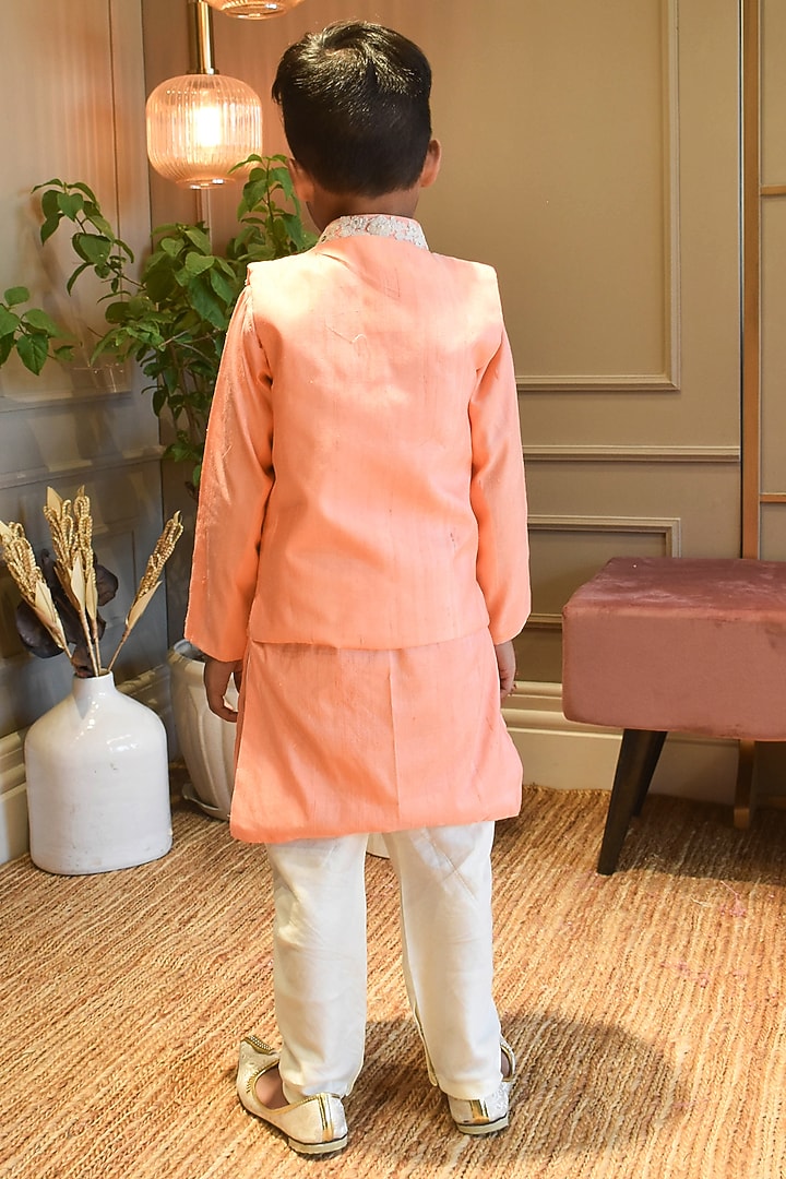 Peach Embroidered Bundi Jacket Set For Boys by Fayon Kids at Pernia's Pop Up Shop
